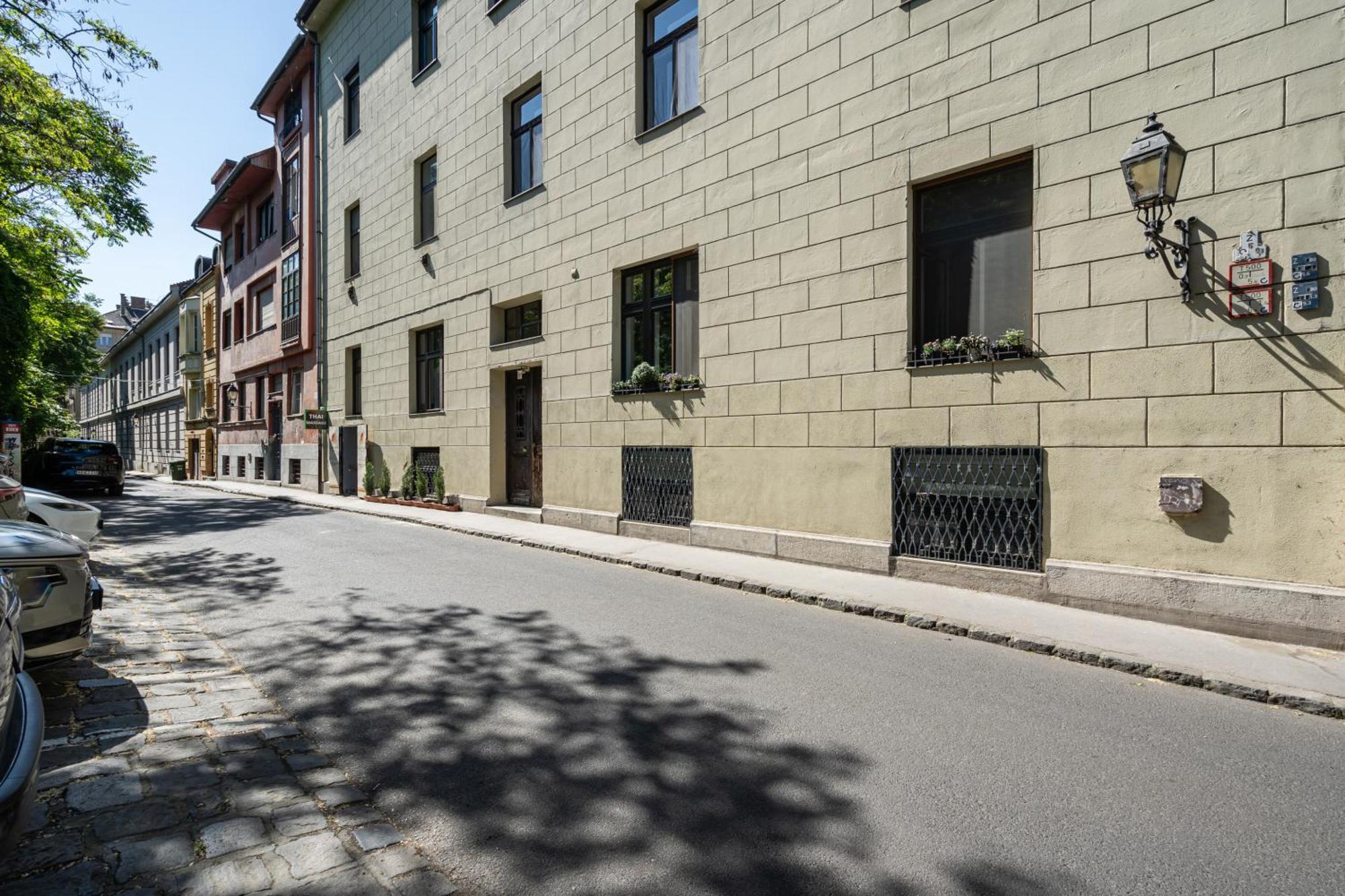 Castle Chainbridge Apartment Будапеща Екстериор снимка